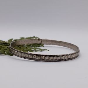 ✨️Vintage Silver-Toned Bangle Bracelet